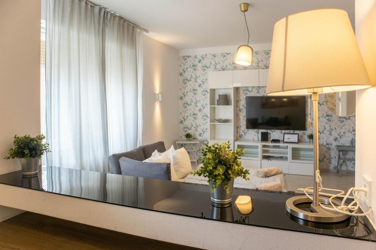 d.Five Irányi Apartment Budapest Exterior foto